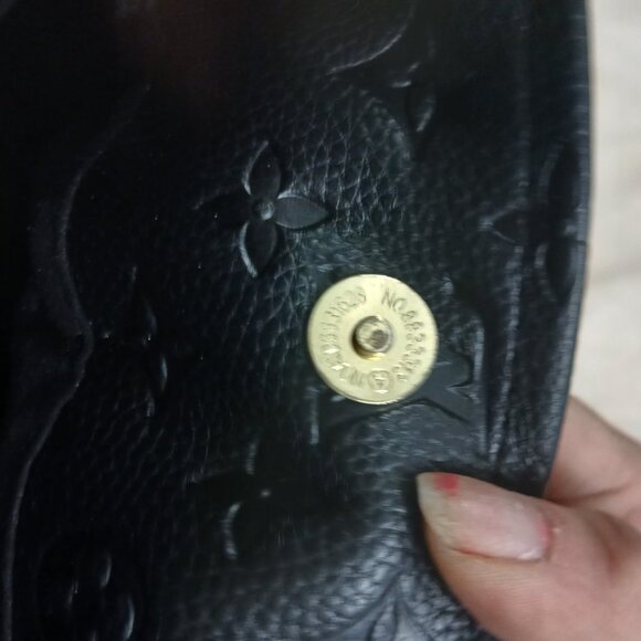 Louis Vuitton bag - Picture 2 of 3